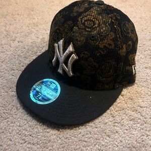 New Era Black and Brown Floral Pattern NY Yankees Fitted Cap